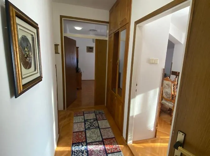 Police * تريبينيي