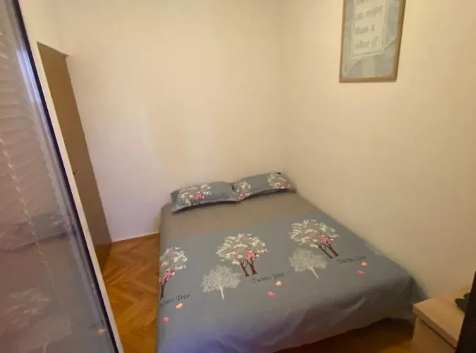 Police * تريبينيي